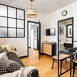 C Cozy Batignolles Apt, Metro Right At Your Doorstep