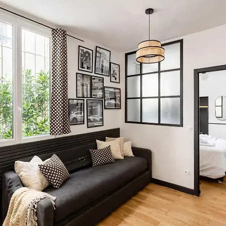 C Cozy Batignolles Apt, Metro Right At Your Doorstep Parigi