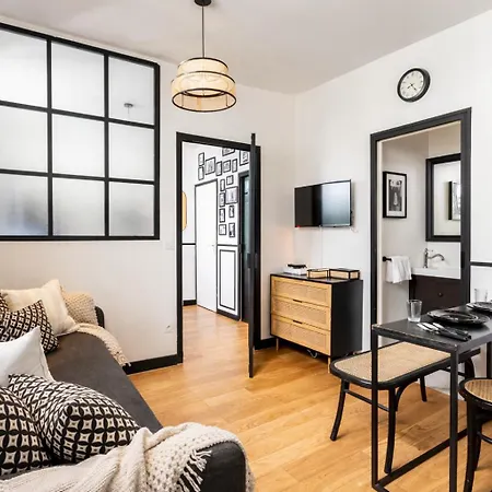 C Cozy Batignolles Apt, Metro Right At Your Doorstep Appartamento *