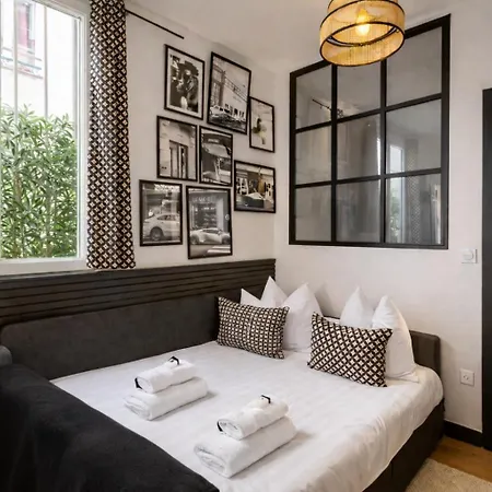 C Cozy Batignolles Apt, Metro Right At Your Doorstep * Parigi