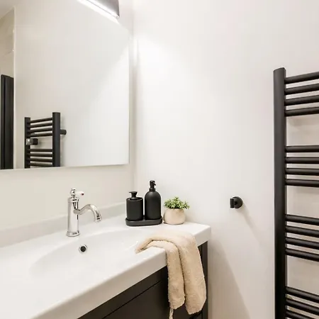 Appartamento C Cozy Batignolles Apt, Metro Right At Your Doorstep *